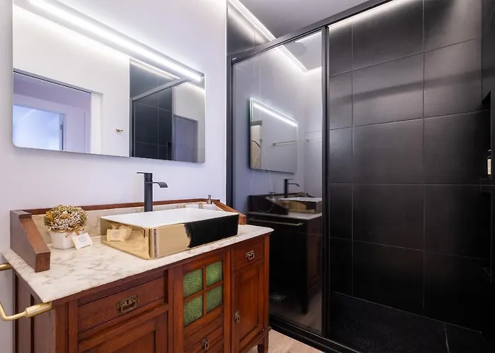 Hospitality Is An Art - Center Ponta Delgada