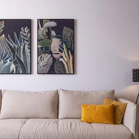 Hospitality Is An Art - Center Apartment
