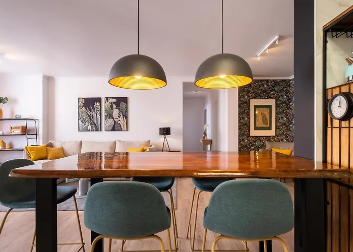 Hospitality Is An Art - Center